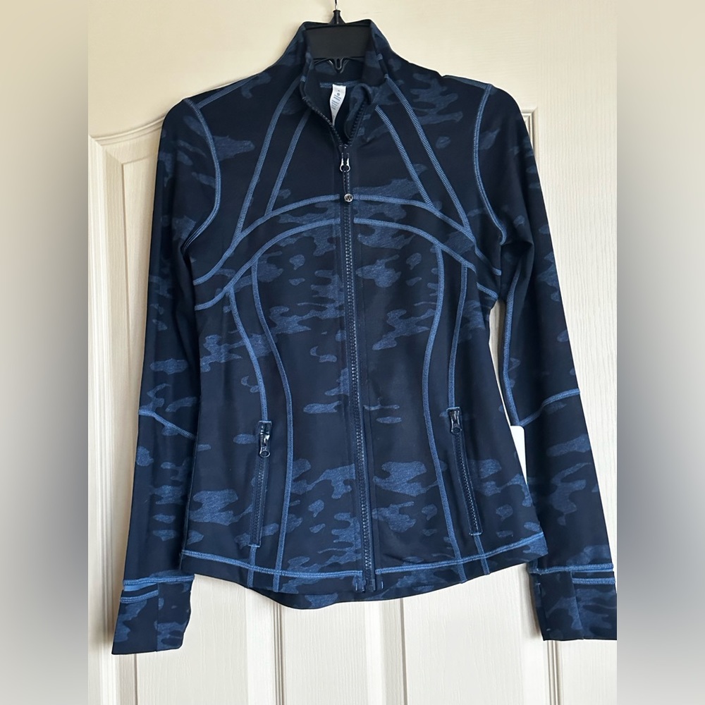 NWT Lululemon define jacket, blue camo, size 6